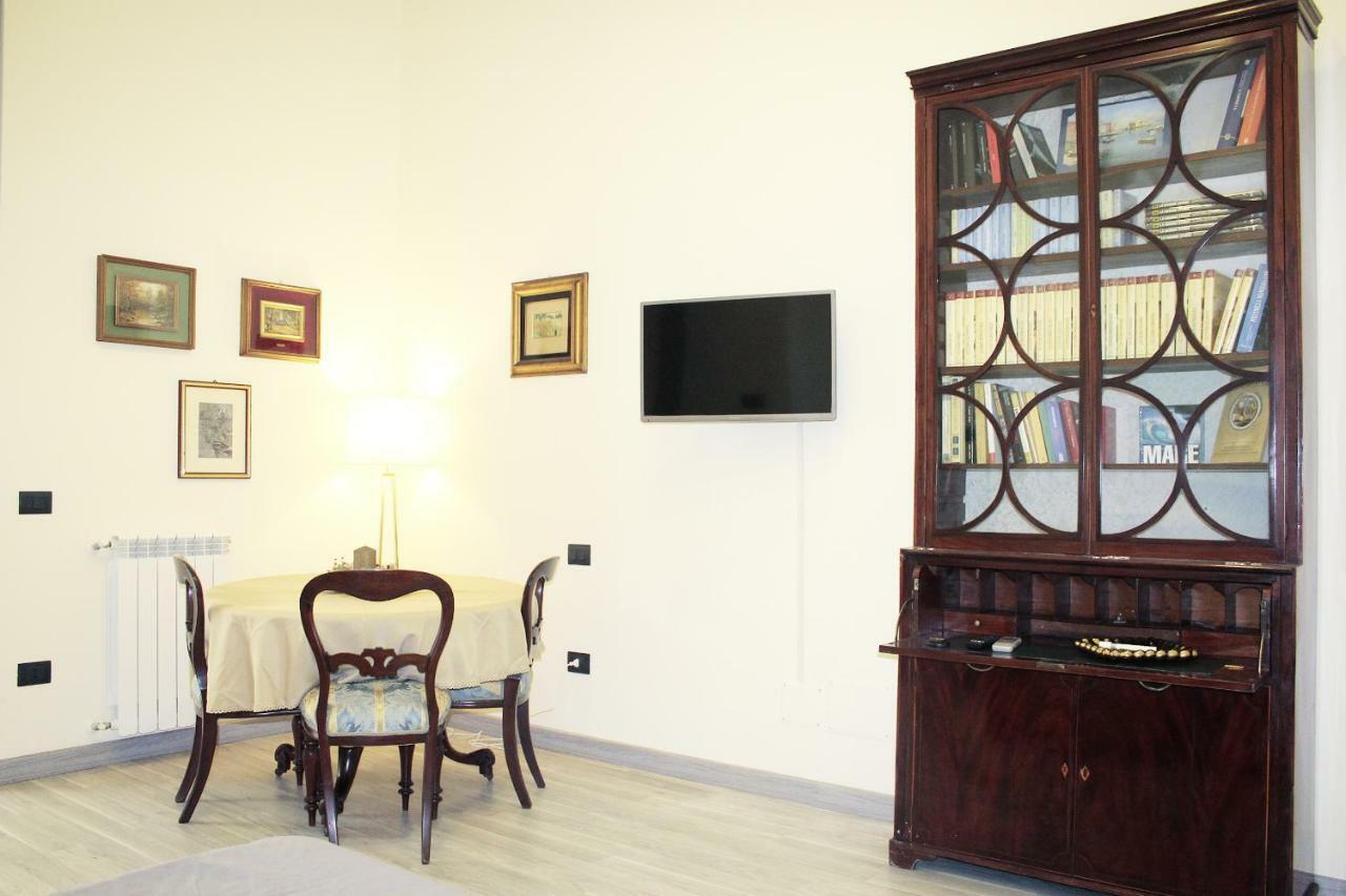 La Suite Del Prof Naples Exterior photo