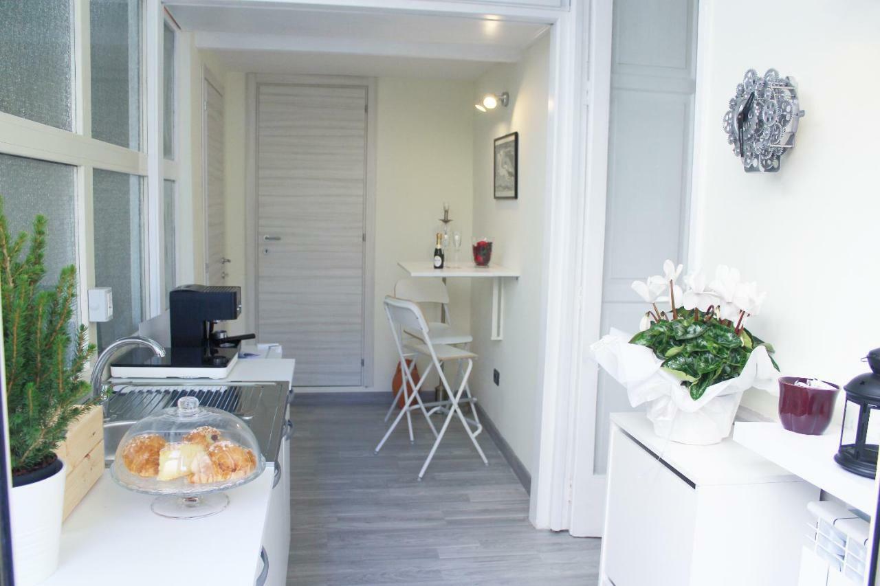 La Suite Del Prof Naples Exterior photo
